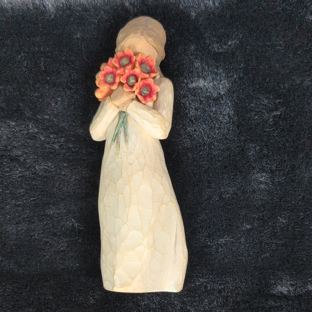 Figurine‎ Holding Red Flowers